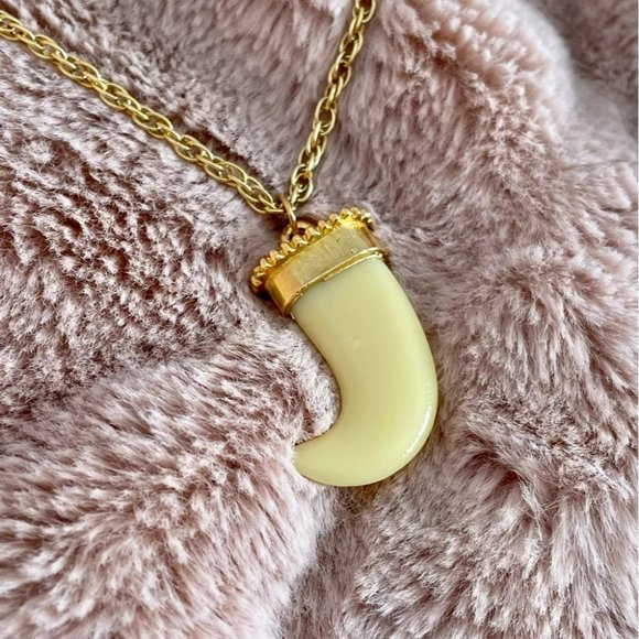 Vintage Faux Ivory Pendant with Long Gold Chain - Picture 3 of 6